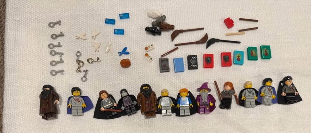 Lego Harry Potter Minifigures and Accessories - Picture 1 of 6
